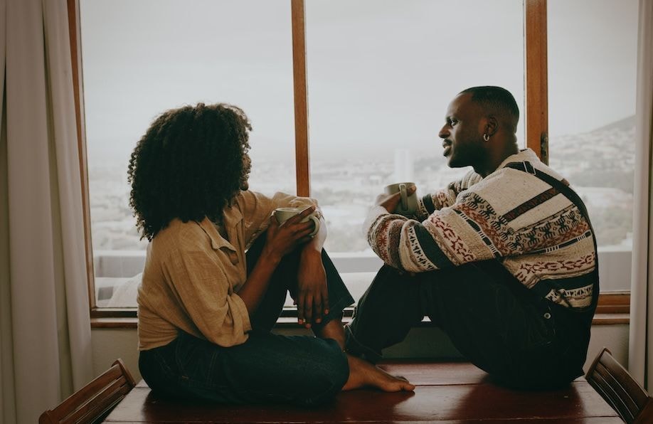 « J’écoute et ne juge pas » : quand les couples se disent leurs quatre vérités