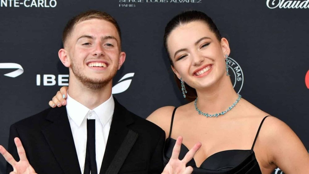 "C'est juste pour les caméras" : Michou et Elsa Bois un couple fake ? Un célèbre youtubeur balance fort !