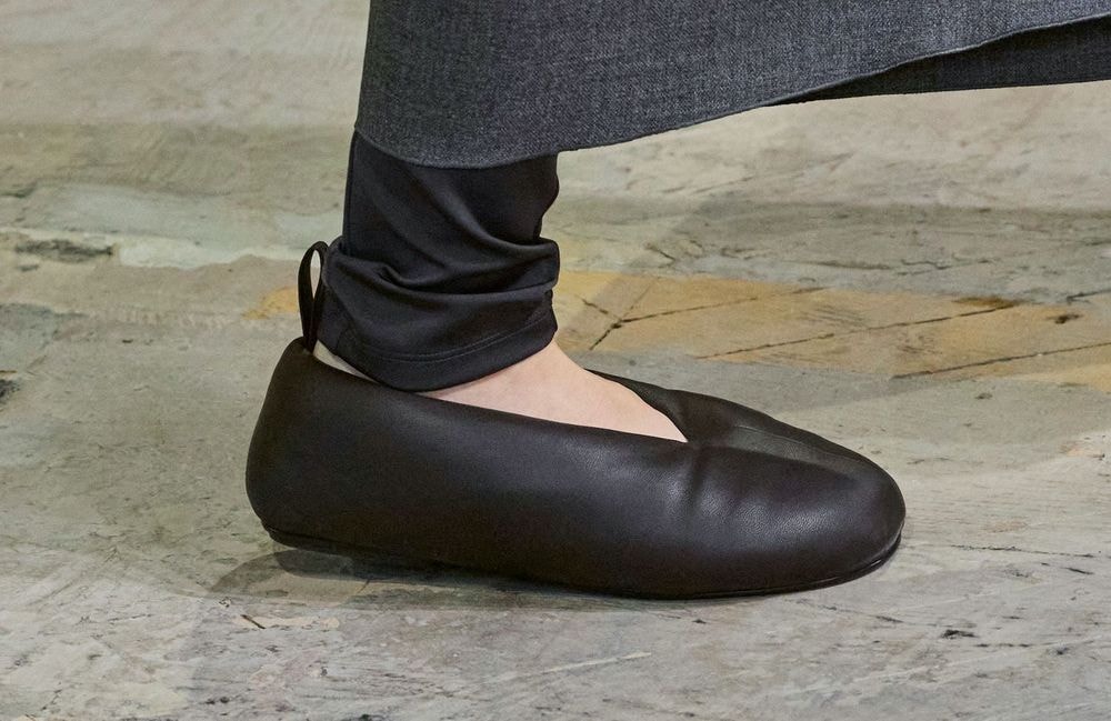 Ces chaussures-chaussons aux volumes XXL vous accompagneront tout l’hiver