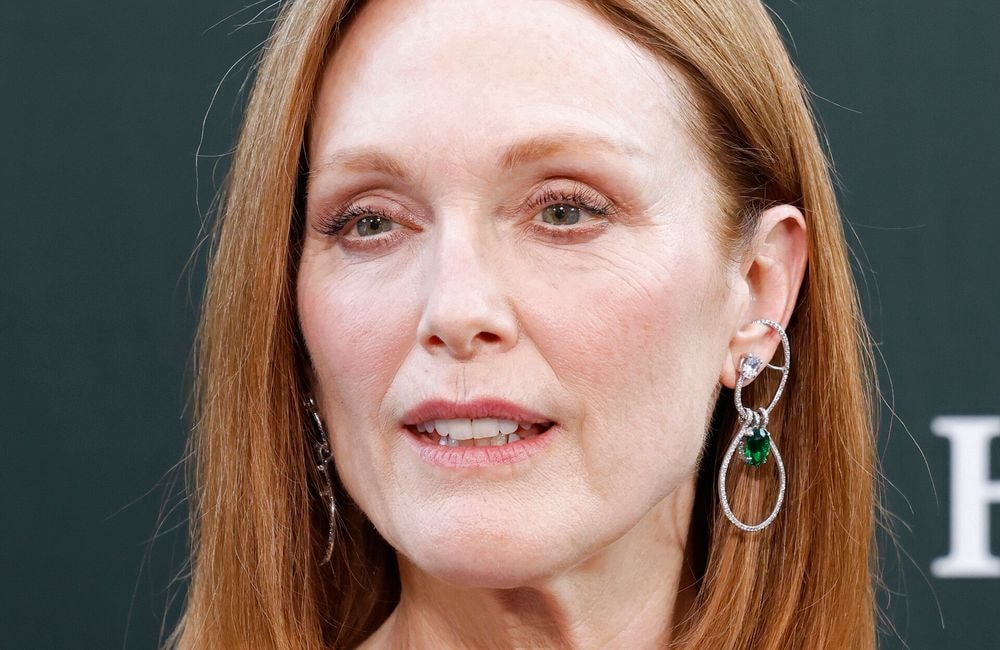 Julianne Moore s’affiche au naturel et dévoile le secret de sa peau liftée