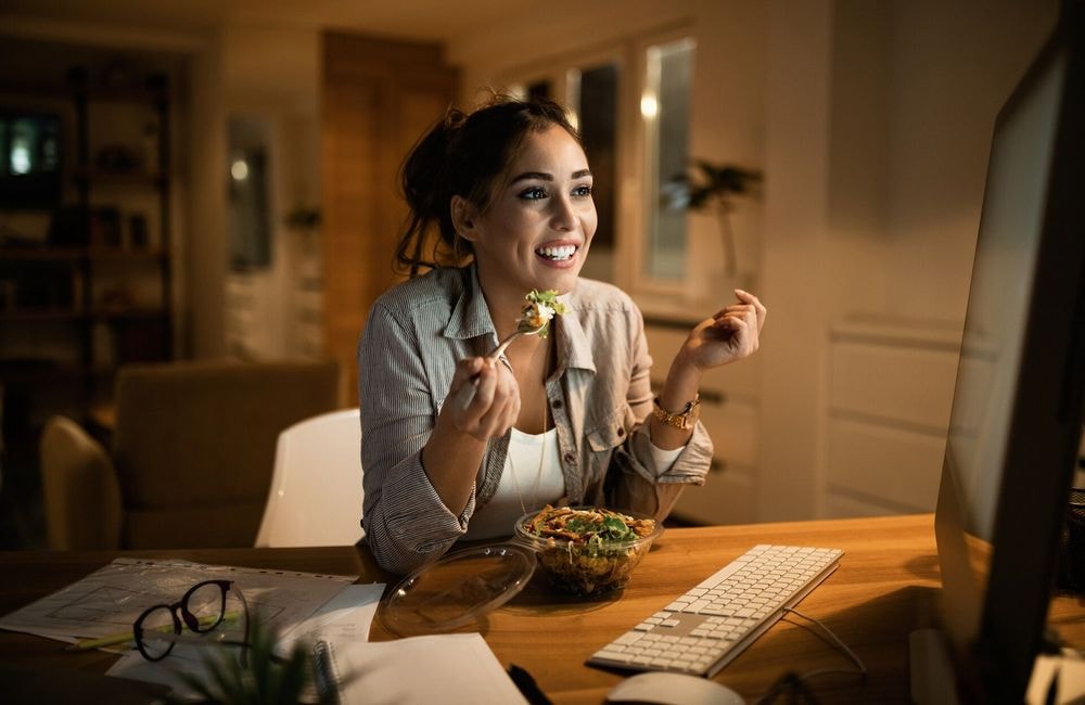 Horloge interne : l’habitude alimentaire qui sabote la qualité de notre sommeil