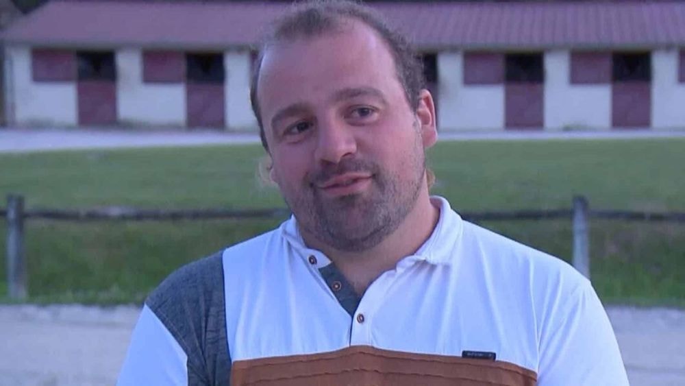 "Nous lui cherchons une bonne famille pour la vie" : Guillaume (L'amour est dans le pré) lance un appel après avoir sauvé un poney