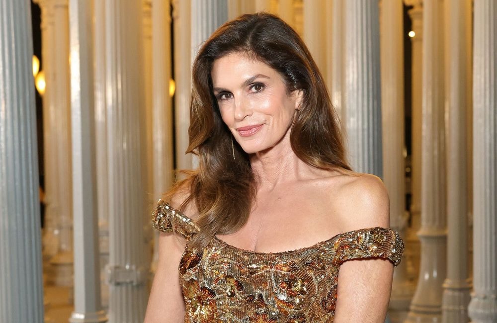À 60 ans, Cindy Crawford dévoile sa routine matinale pour rester en pleine forme