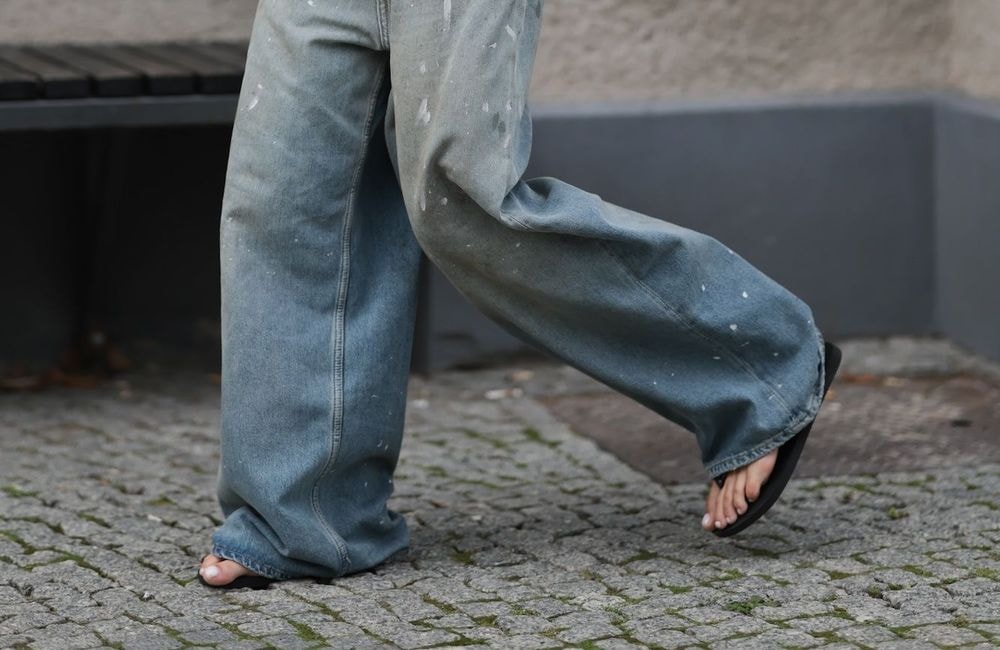 Quelles chaussures d’été avec un pantalon ample ? Voici les modèles les plus adaptés