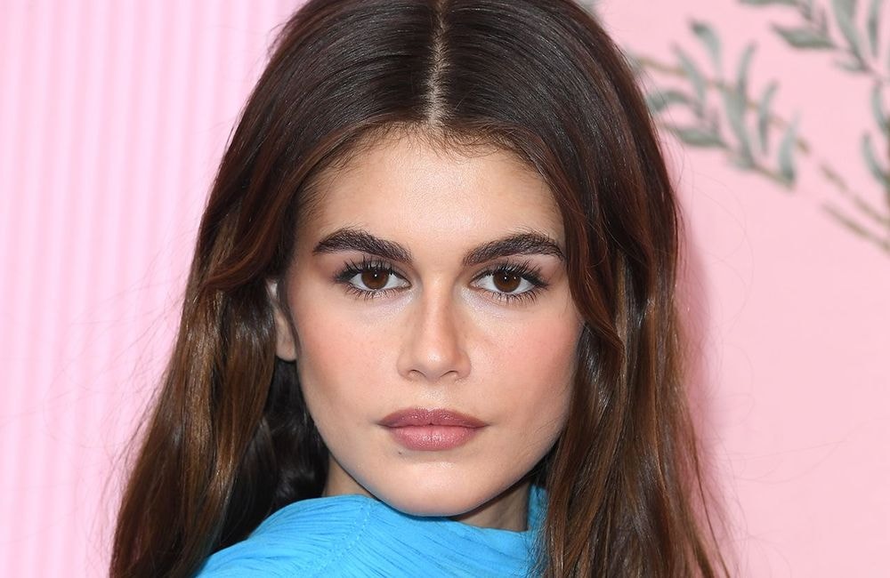 Ultra sexy, Kaia Gerber succombe à cette coupe de cheveux à l’allure rock