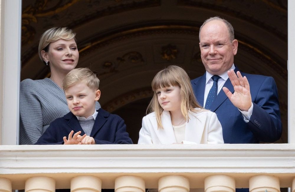 Charlene et Albert de Monaco s’offrent une nouvelle apparition à Monaco avec leurs jumeaux