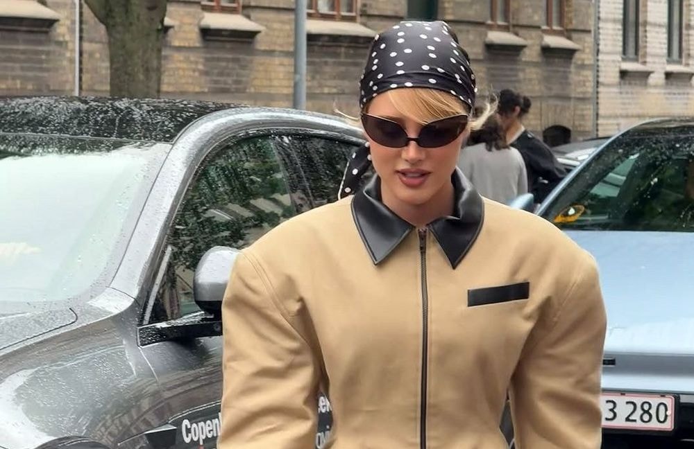 Chic et décontractée, cette veste cintrée fait chavirer le coeur des modeuses à la rentrée