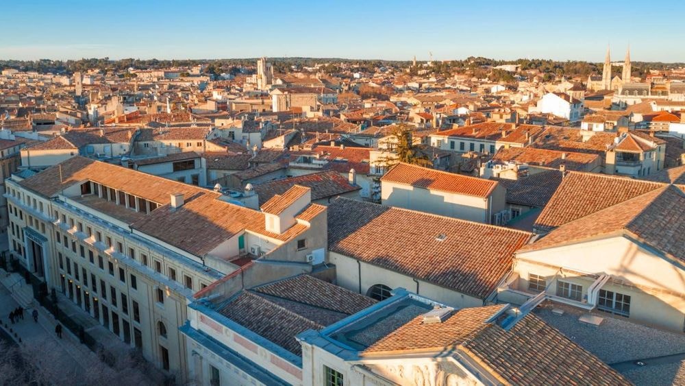 Immobilier à Nîmes : stabilité des loyers et légère hausse des prix d'achat en mars 2026