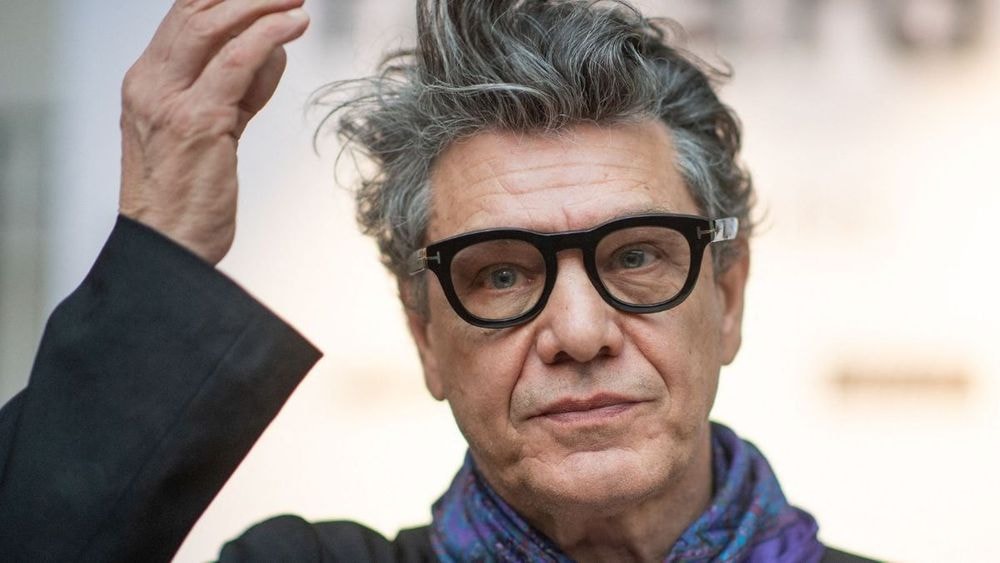 Marc Lavoine : jeune, il surprend son père tromper sa mère, "J'ai toujours cru que mon père était..."