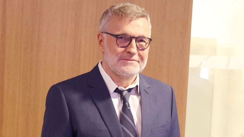 Hugo Manos à la trappe, Laurent Ruquier (62 ans) s’affiche avec un jeune DJ marocain en vogue : "Très agréable"