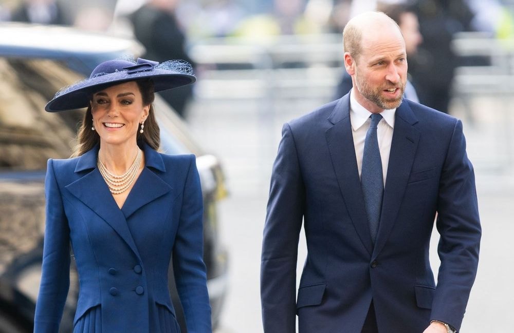 Kate et William entourés de leurs enfants : ils dévoilent une photo inédite pour leurs 15 ans de mariage