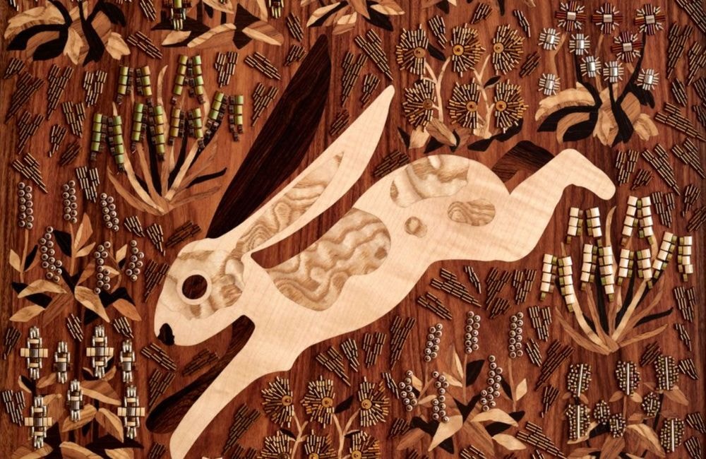 La broderie sur bois, cette nouvelle obsession déco qui fascine