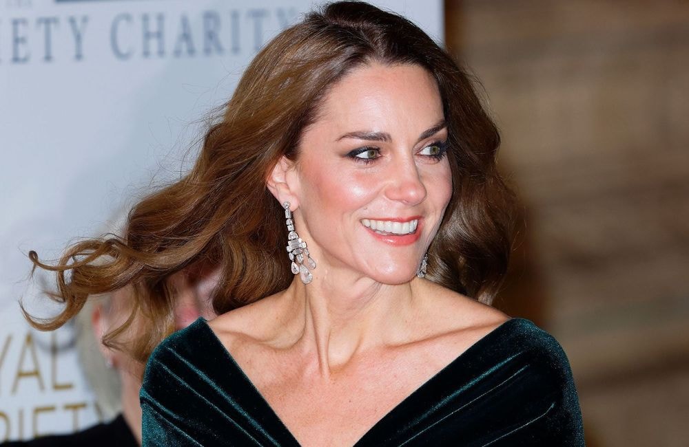 « Hair coordination » : cette formule simple et efficace pour accorder sa coiffure à son top