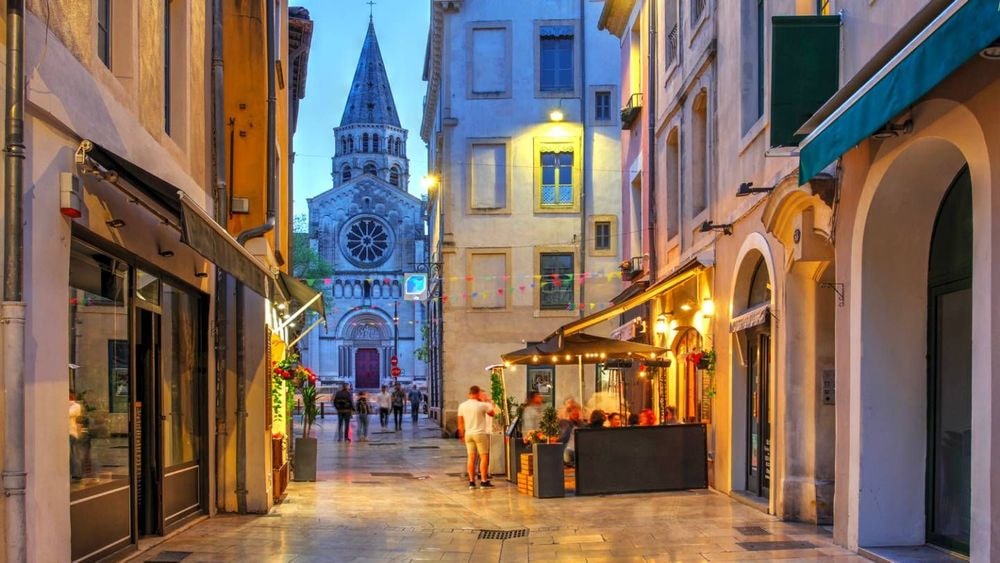 Marché immobilier à Nîmes : hausse modérée des prix en avril 2026