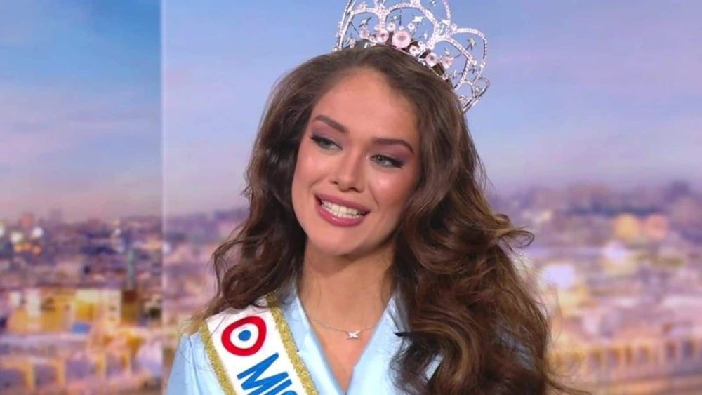 Hinaupoko Devèze (Miss France) et un "pocheton de beuh" dans un chalet à la montagne : "Je ne l'ai jamais caché", ce clip sulfureux de la Tahitienne avec un célèbre rappeur