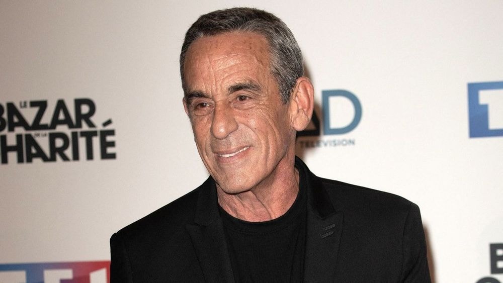 "Thierry est parti comme il a vécu" : L'adieu émouvant à Thierry Ardisson entouré de ses enfants et de sa veuve éplorée