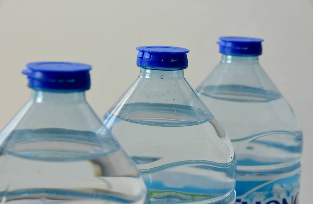 Pénurie d’eau Mont Roucous : quelles alternatives pour votre bébé ?