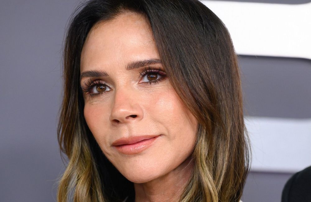 Victoria Beckham passe au blond et opte pour une longueur de cheveux inattendue