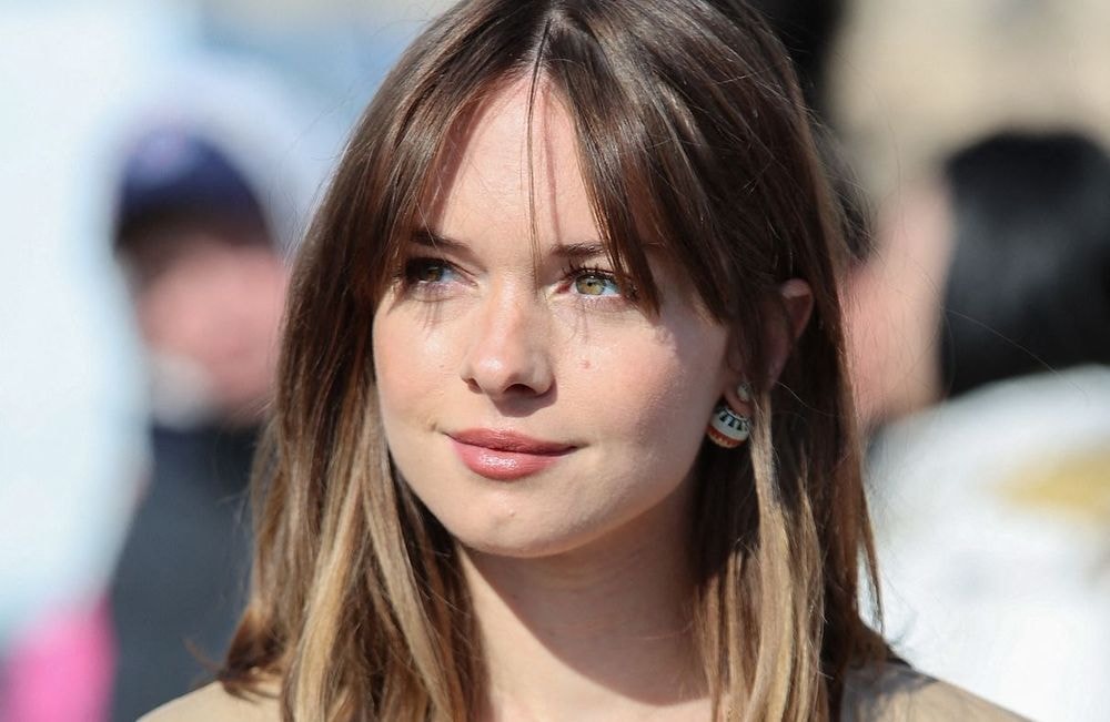 Qui est Stella Banderas, la sœur de Dakota Johnson et fille d’Antonio Banderas ?
