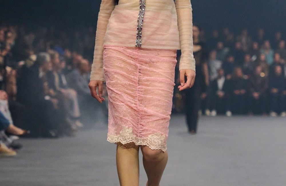 La slip skirt détrône la slip dress : voici comment adopter la jupe la plus chic du printemps