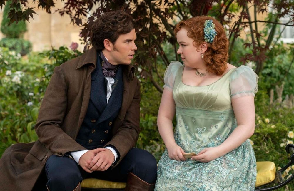 Bridgerton : comment Luke Newton (Colin) a vécu les scènes de sexe avec son amie Nicola Coughlan (Penelope)