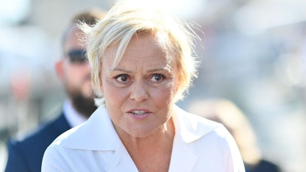 Muriel Robin dément avoir 'pété les plombs' dans LOL : Qui rit sort ! mais les images parlent d'elles-mêmes