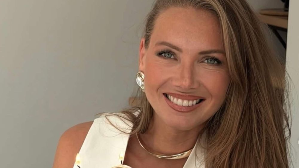 Amandine Petit (Miss France 2021) explique pourquoi elle refuse de montrer le visage de son fiancé sur les réseaux sociaux