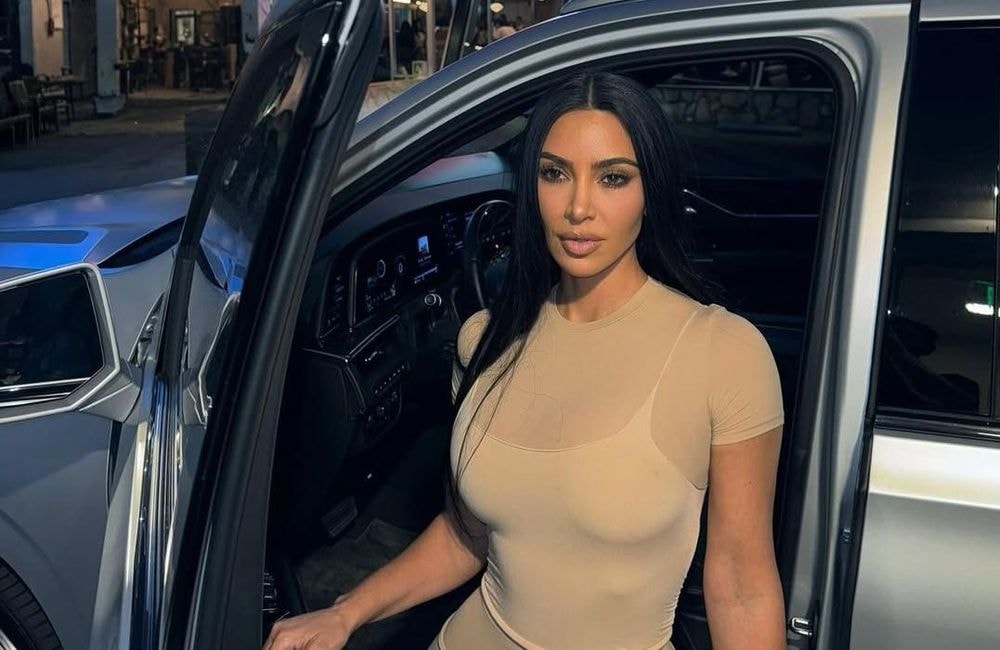 « Je fais une heure et demi de sport par jour » : Kim Kardashian se confie sur ses entrainements quotidiens