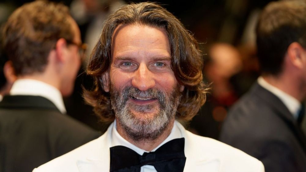 “L’erreur que j’ai faite, c’est de…” : Victime d’un infarctus, Frédéric Beigbeder dévoile la maladresse qui a bien failli lui couter la vie