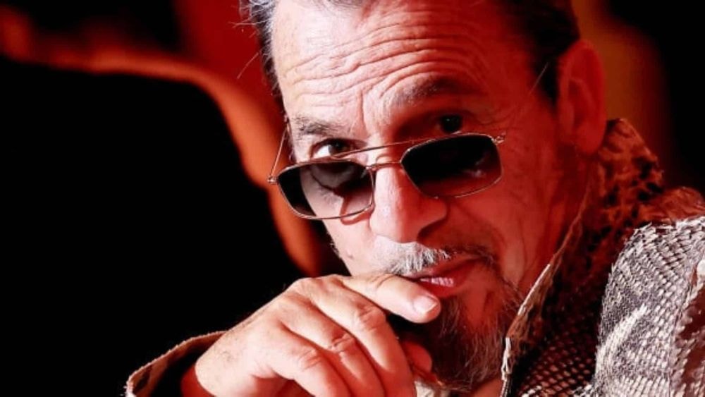 "Je peux porter des blousons en python ou en croco mais..." : Florent Pagny défend la cause animale à sa façon