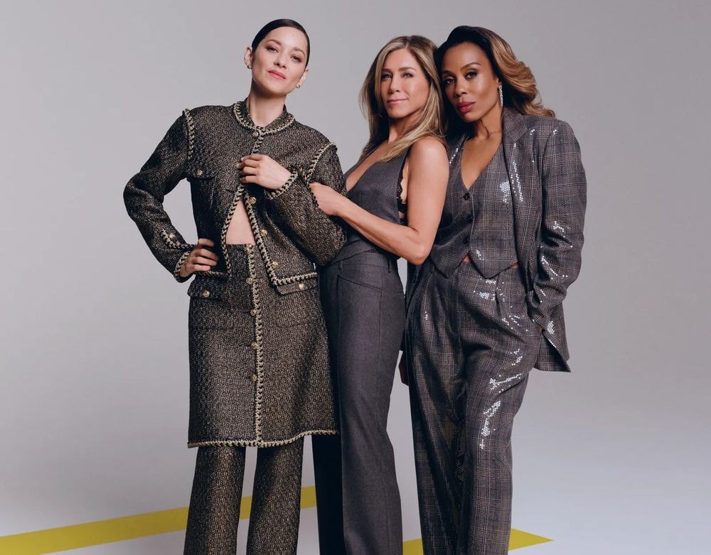 Marion Cotillard, Jennifer Aniston et Reese Witherspoon : dans une vidéo, elles font triompher le retour du power suit