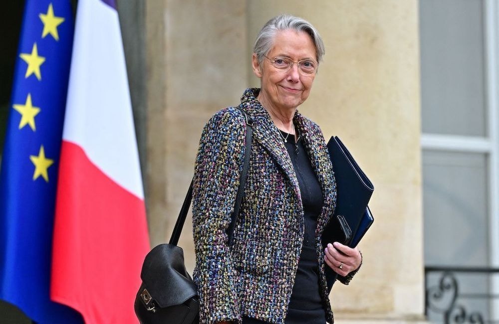 Elisabeth Borne va modifier le Code de l’éducation contre les armes blanches à l’école