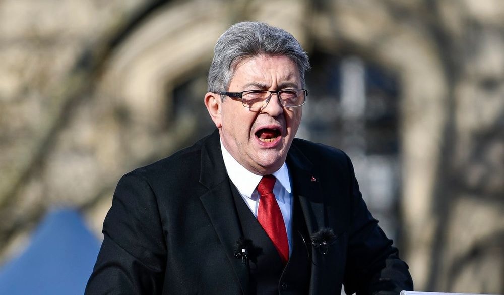 Mélenchon en larmes après l'appel déchirant d'une femme musulmane : "N’ayez pas peur"