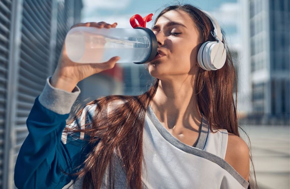 Cet aliment augmente la chaleur produite par votre corps : mieux vaut le limiter pendant la canicule