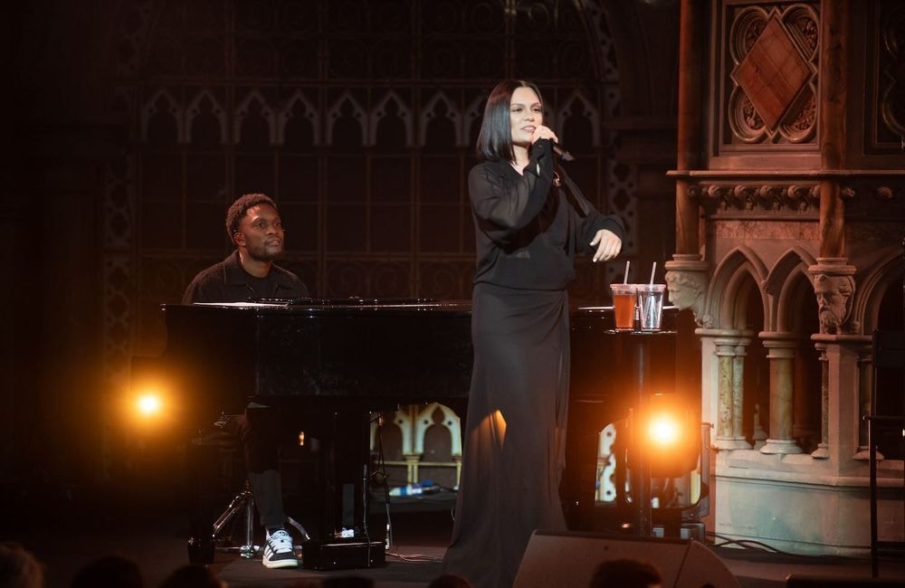Jessie J annonce annuler certaines dates de sa tournée en raison de sa santé