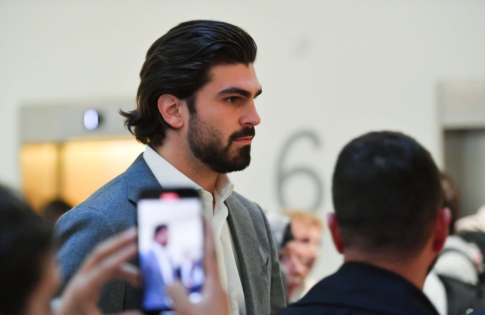 Violences conjugales : Bruno Pelat, ancien compagnon d’Iris Mittenaere, condamné à 6 mois ferme