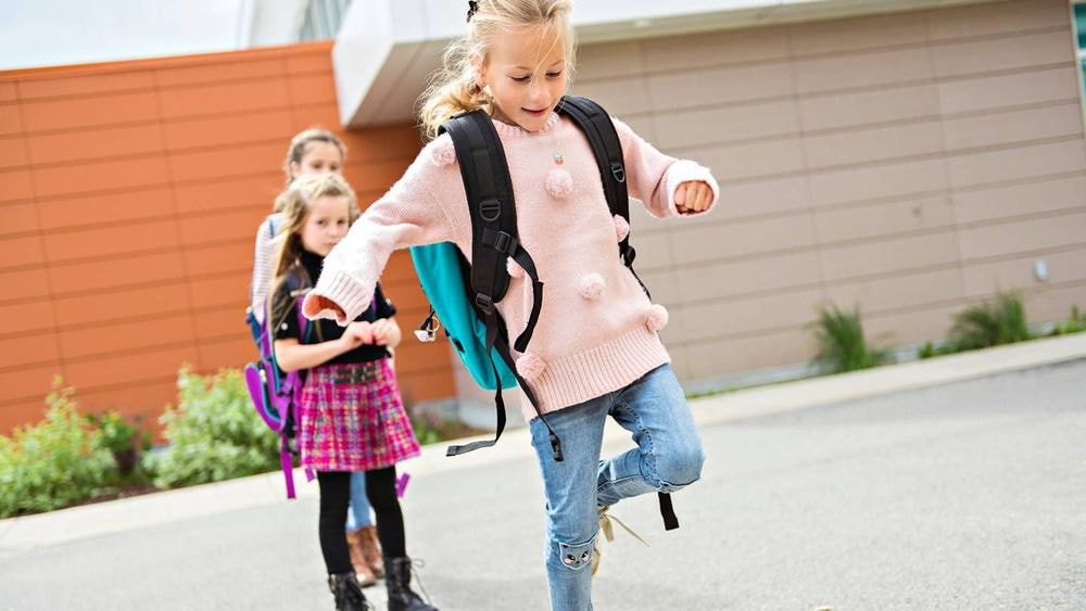 Assurance scolaire : allez-vous devoir payer un supplément ou votre enfant est-il déjà couvert ?