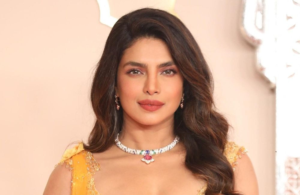 Cheveux longs et brillants : l’élixir indien qui séduit la planète beauté