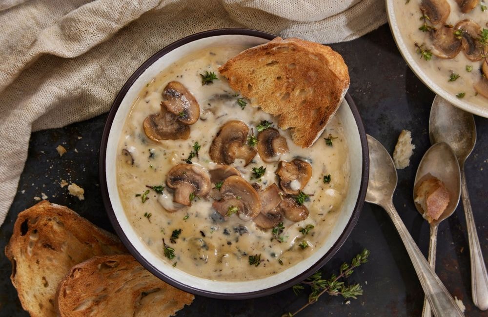 Vous avez encore faim après avoir mangé votre soupe ? Les conseils d’une nutritionniste pour vous caler
