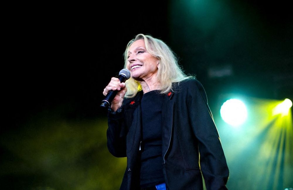 « Je me suis fait tellement de mal » : Véronique Sanson se confie sur ses excès