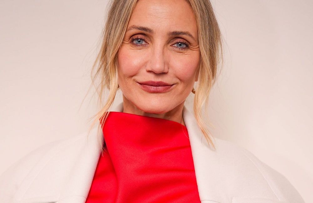 À Paris, Cameron Diaz fait le choix d’un chignon à l’allure chic et décontractée (comme les Françaises)