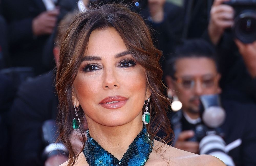 Eva Longoria : cette tendance beauté qu’elle regrette d’avoir adoptée