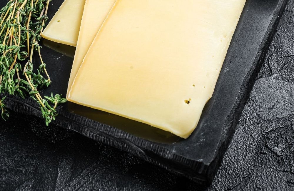 Raclette végétarienne : 4 façons de remplacer la charcuterie
