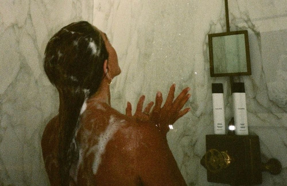 À Hollywood, les célébrités ont une relation compliquée avec la douche