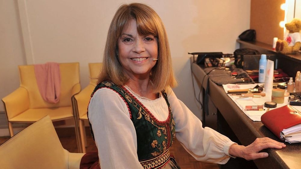 À 83 ans, Chantal Goya dévoile sa collection intime avec "un énorme god…"