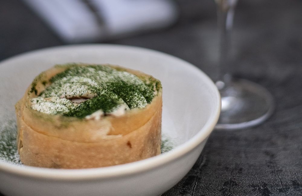 La recette de la brouillade d'œufs aux champignons d'automne par le chef du Basgi Basgi