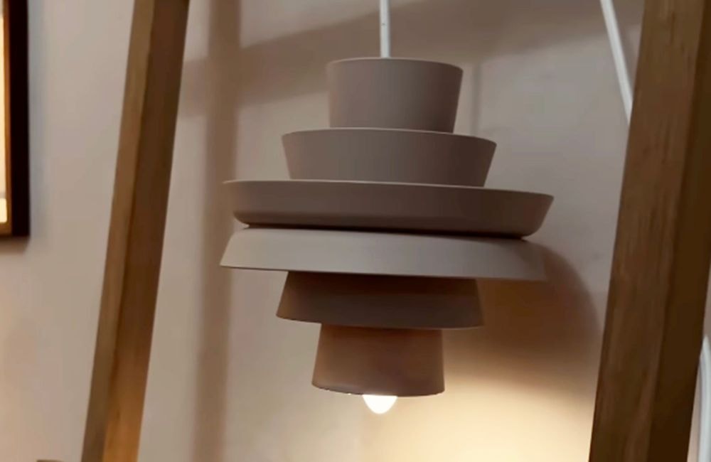 IKEA hack : créer une suspension avec de la vaisselle pour enfant