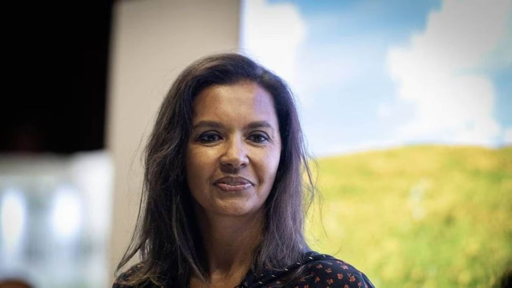 Karine Le Marchand évoque les tromperies et mensonges de ses ex et avoue être devenue "hyper paranoïaque" en amour