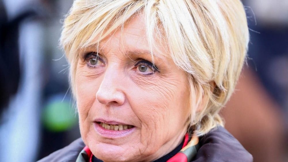 En tenue légère pour la météo, Evelyne Dhéliat confesse : "Ça peut choquer, mais..."