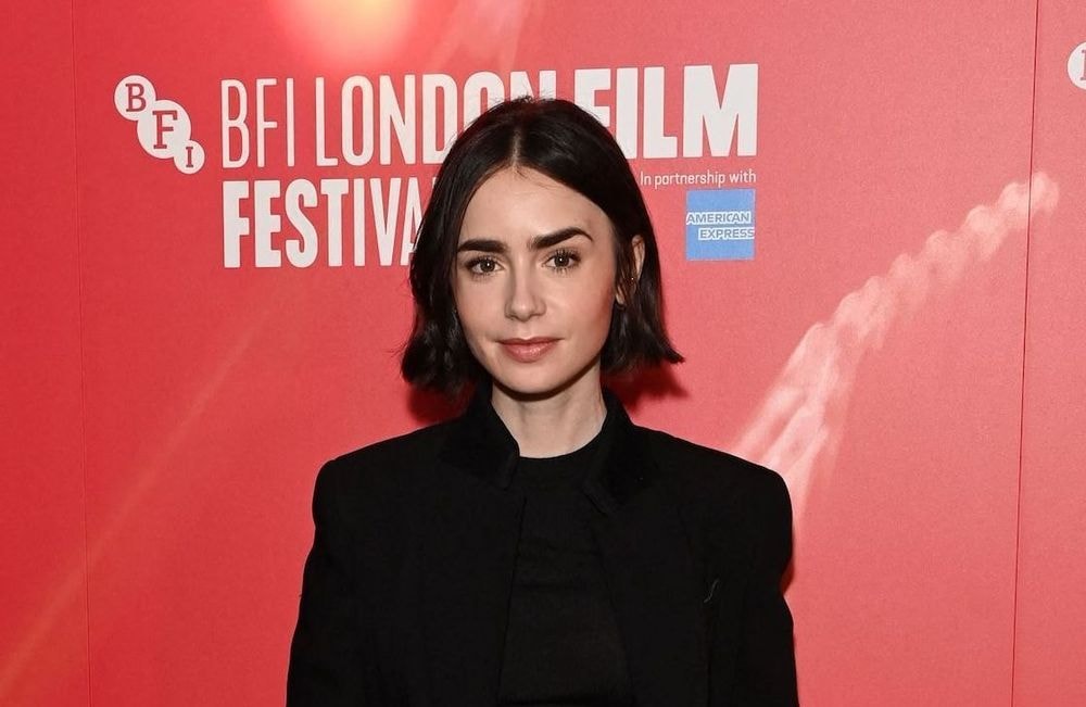 Lily Collins partage une rare photo avec son père Phil Collins pour son anniversaire